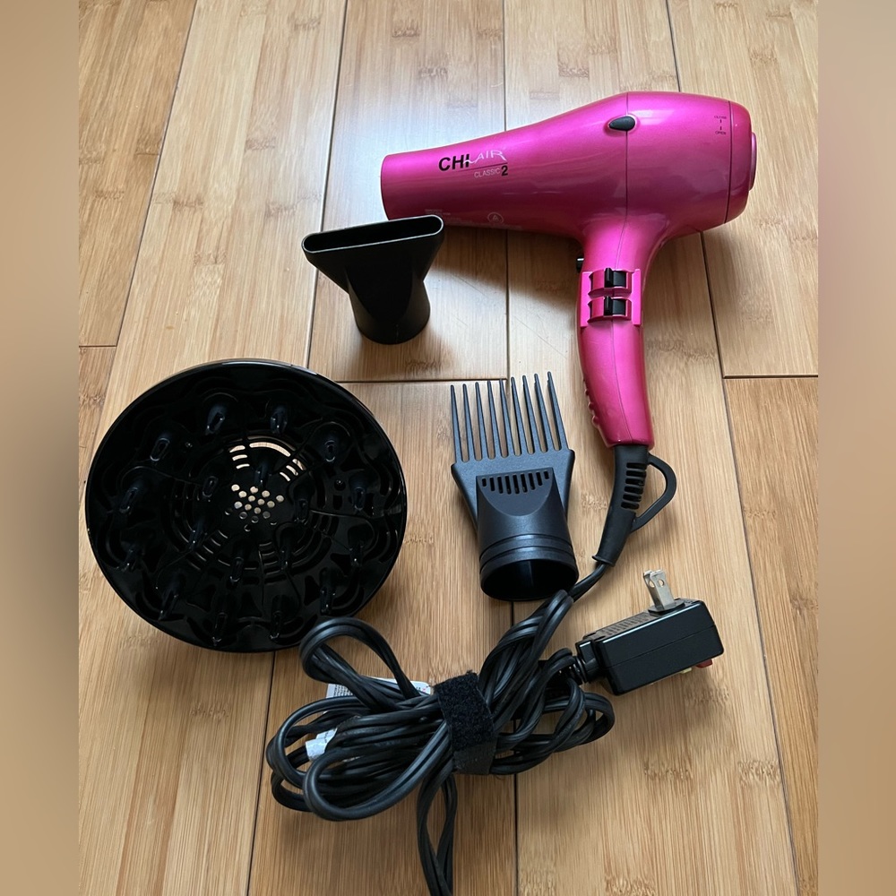 CHI Air Hair Dryer and attachments + free gift 🎁 🩷